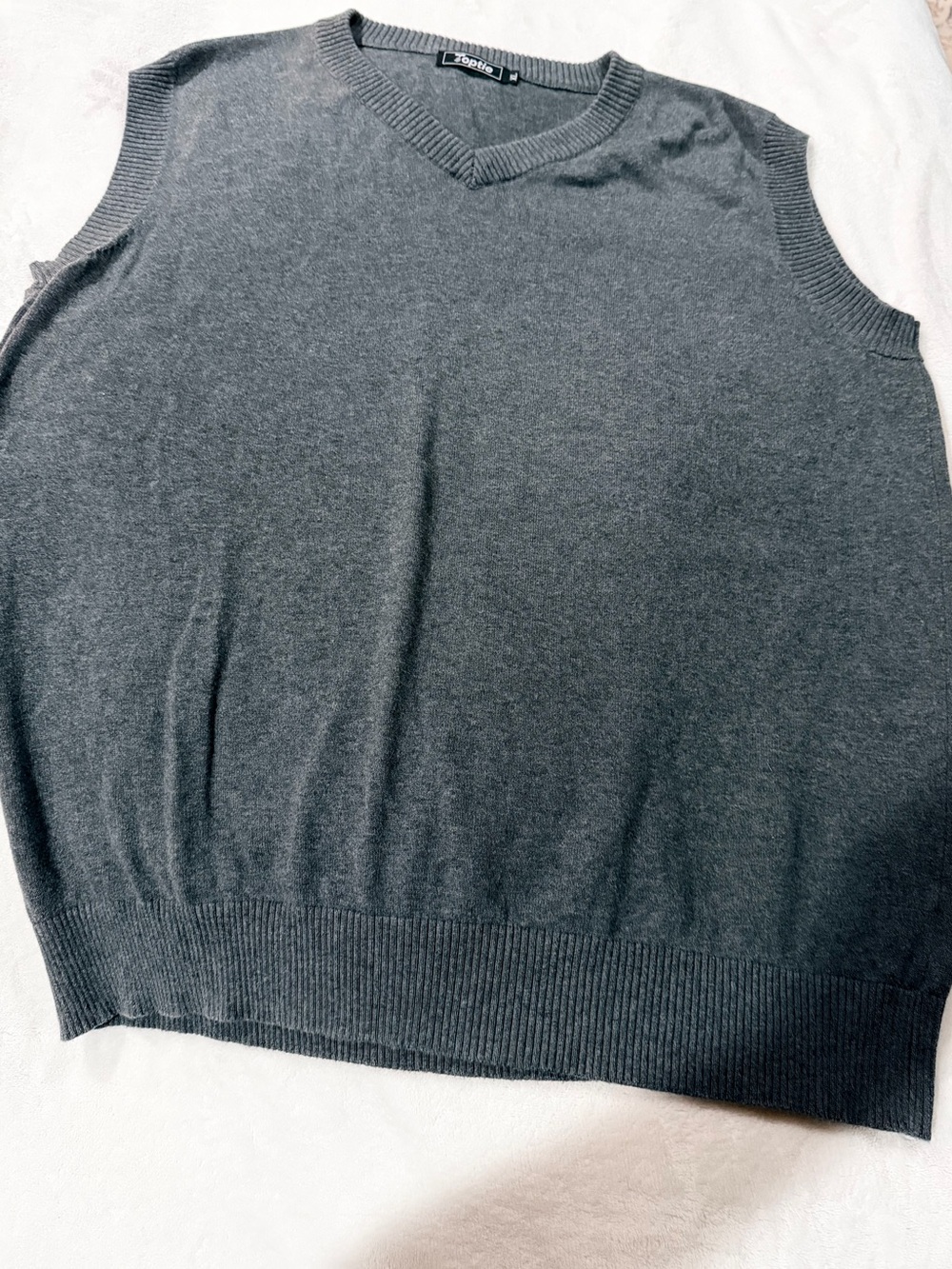 90’s vintage Men's V-Neck Sweater Vest - Charcoal size XL